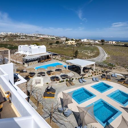 Aelia Luxury Suites 카르테라도스 외부 사진 The hotel's swimming pool
