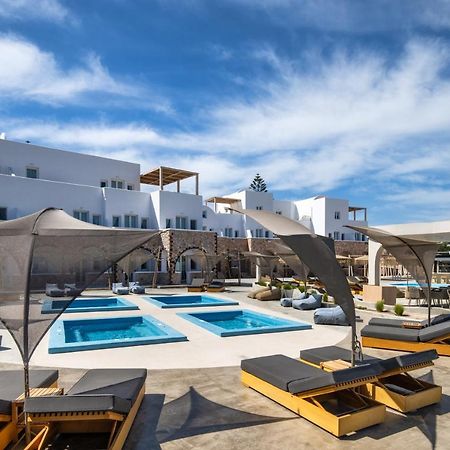 Aelia Luxury Suites 카르테라도스 외부 사진 The hotel's pool