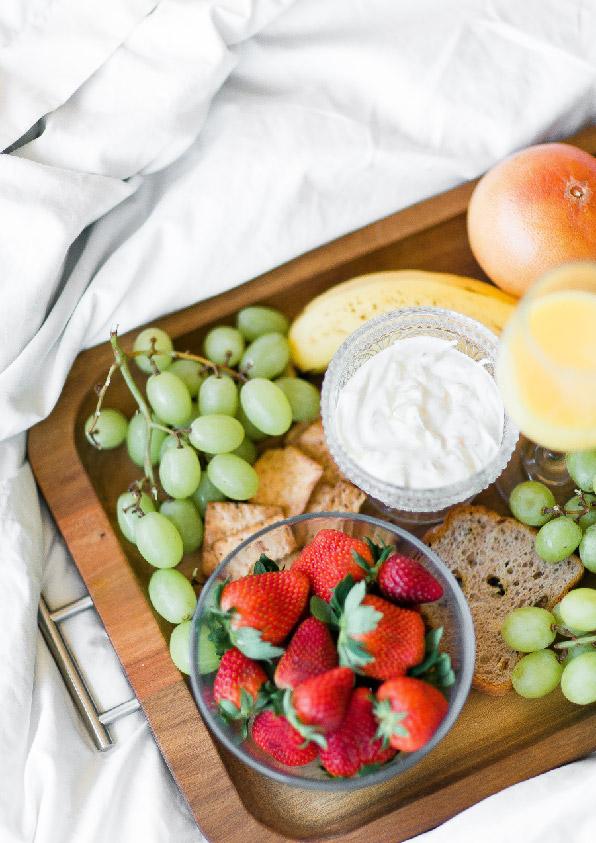 Aelia Luxury Suites 카르테라도스 외부 사진 A fruit and cheese platter