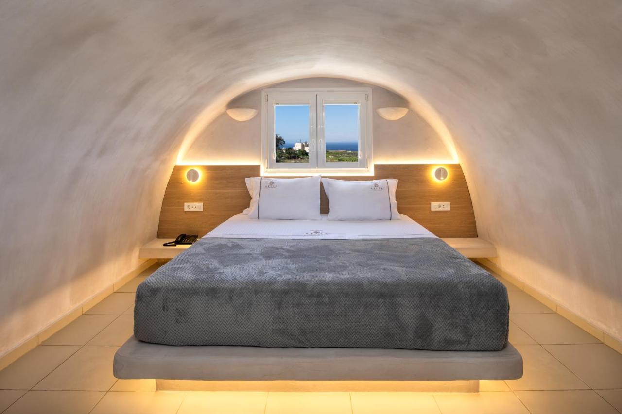 Aelia Luxury Suites 카르테라도스 외부 사진 A cave room in Santorini