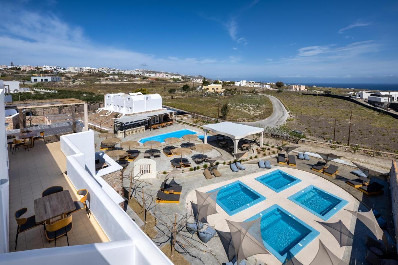 Aelia Luxury Suites 카르테라도스 외부 사진 The hotel's swimming pool