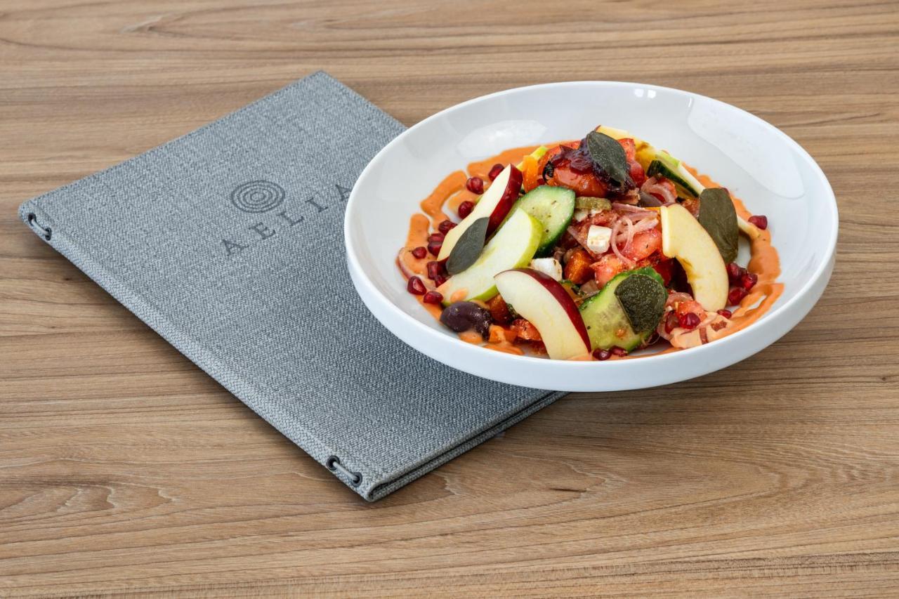 Aelia Luxury Suites 카르테라도스 외부 사진 A bowl of fruit salad