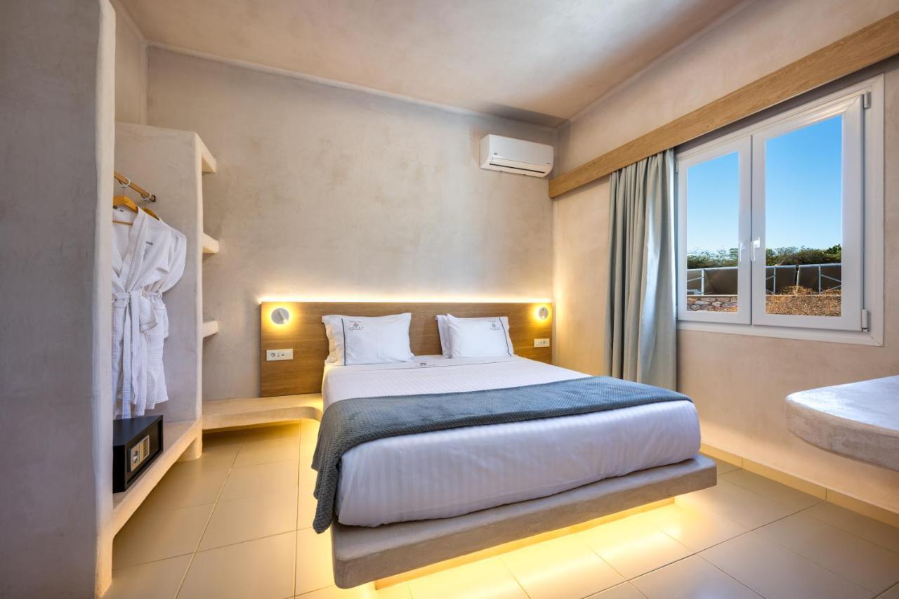 Aelia Luxury Suites 카르테라도스 외부 사진 A bedroom at the hotel