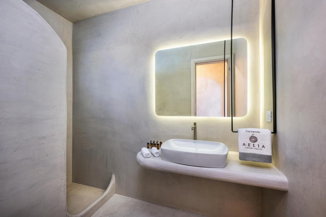 Aelia Luxury Suites 카르테라도스 외부 사진 Bathroom